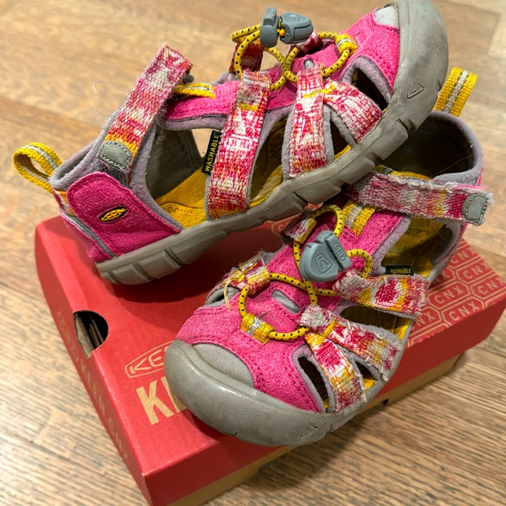 Keen toddler girls sandals size 11